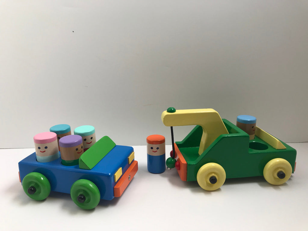 Wooden Toy Tow Truck with a Car including 6 wooden people. Wooden Toy Truck/Car Set. Toddler Wooden Toy Car/Truck Set