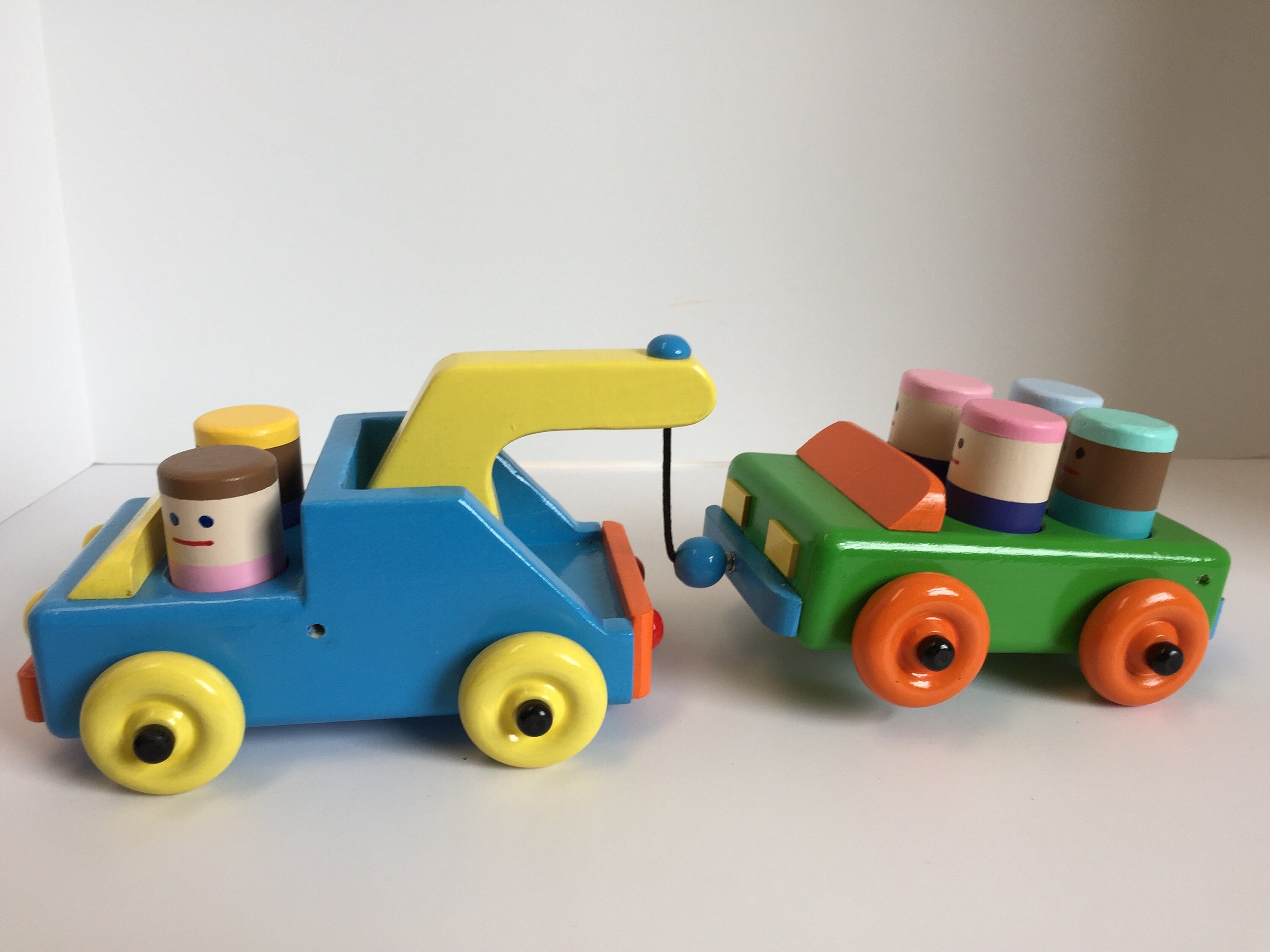 Wooden Toy Tow Truck with a Car including 6 wooden people. Wooden Toy Truck/Car Set. Toddler Wooden Toy Car/Truck Set