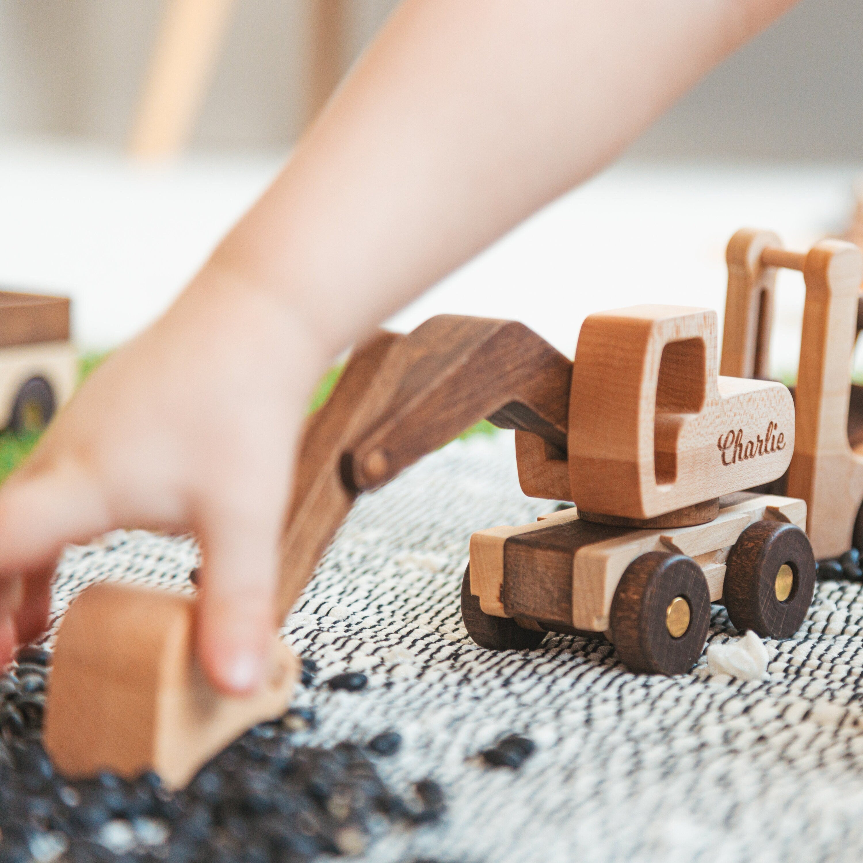 Handmade Wooden Dump Truck Toy Birthday Gift For Children Best Toys For Boys Eco-friendly Construction Vehicles for Kids Pretend Play